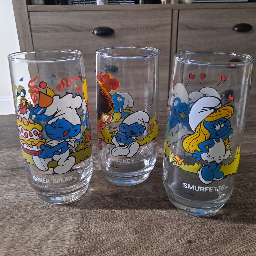 *SOLD* Set of Vintage Smurf Glasses - Picture 1 of 3